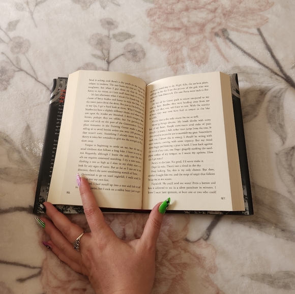 The Hunger Games Trilogy by Suzanne Collins (3 Book Set) Hardbacks - Picture 12 of 16